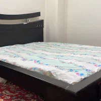 تخت دو نفره چوبی