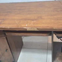 میز تحریر وکامپیوتر  تمیز و سالم