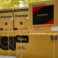 فروشنده و خریدار تلویزیون آکبند و کار کرده