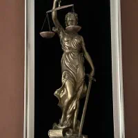 وکیل پایه یک دادگستری