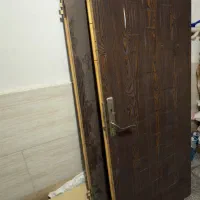 فروش دو عدد درب چوبی و آبگرمکن گازی|مصالح و تجهیزات ساختمان|بروجرد, |دیوار