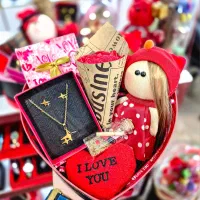 کادو دخترانه نیم ست همراه باکس هدیه (پک ولنتاین)