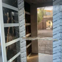 به دونفر جوشکارco2 ویک نفر خمکار درکابین سازی