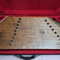 تعداد ۳ عدد سنتور به فروش می‌رسد