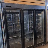 فریزر ایستاده بدنه مشکی داخل استیل لوله مسی|فروشگاه و مغازه|قم, شهرک امام حسین|دیوار