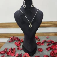 ست و نیم ست|بدلیجات|مشهد, نیزه|دیوار