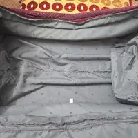 چمدان قرمز|کیف، کفش، کمربند|لار, |دیوار