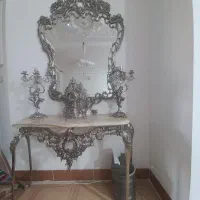 کنسول و ساعت و شمعدانی