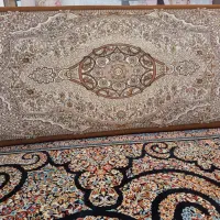 یک جفت پشتی طرح دار