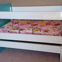 تخت گهواره ای نوزاد
