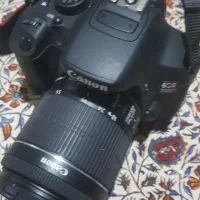 دوربین کنون D700 در حد نو