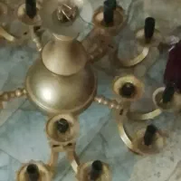 یک عدد لوستر طلای