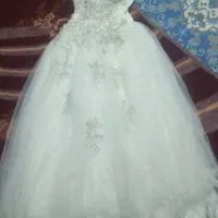 لباس عروس دِکُلته