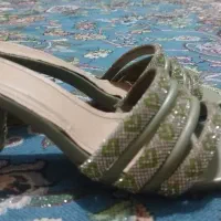 دمپایی|کیف، کفش، کمربند|اهواز, شهرک رزمندگان|دیوار