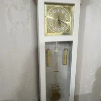 ساعت دیواری ایستاده