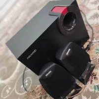 اسپیکر به همراه باس