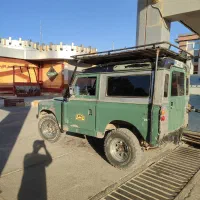 ماشین لندرور