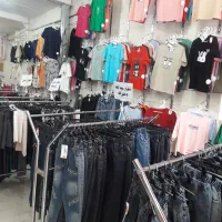 فروشنده خانم با روابط عمومی بالا