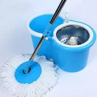 نظافت کار خانوم