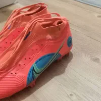 استک فوتبالی|کیف، کفش، کمربند|ری, جوانمرد قصاب|دیوار