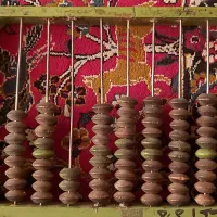 با چرتکه به حساب زندگی خود برس