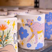 نیروی نقاشی زیر لعابی و لعاب در کارگاه سرامیک