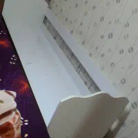 تخت کنار مادر