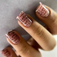 خدمات کاشت ناخن