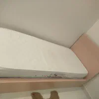 تخت با تشک|تشک تختخواب|بومهن, |دیوار