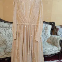 تعدادی لباس در حدنو