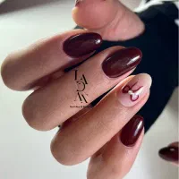 کاشت ناخن در سالن vip ناخن