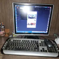 کامپیوتر،مانیتور،موس،کیبورد،۲ عدد دسته بازی