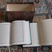 دو جلد قرآن . یک جلد عربی و یک جلد ترجمه فارس|کتاب و مجله مذهبی|تهران, خرمشهر|دیوار