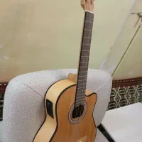 گیتارویکتور اسپانیولی اصل