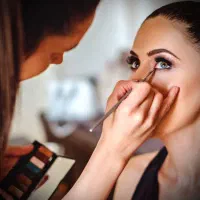 اموزش دوره های ارایشگری زنانه با مدرک فنی حرفه ای