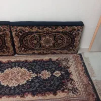 کنارفرش ویک جفت پشتی