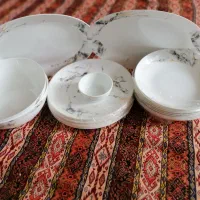 سرویس ظروف بلیکا طرح مرمری ومدرن مناسب 9نفر