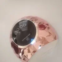 یووی، کاشت ناخن