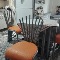 میز ناهار خوری با سه عدد صندلی فلز