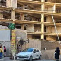 کارگر پارکینگ عمومی