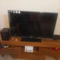 ال سی دی۴۲ اینچ به همراه میز|تلویزیون و پروژکتور|اصفهان, الهیه|دیوار