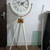 ساعت ایستاده و تابلو