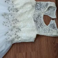 لباس عروس نوجوان|لباس|قم, قلعه یزدیها|دیوار
