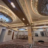 کار گر ساده و نصاب در گچبری پیش ساخته نقشینه