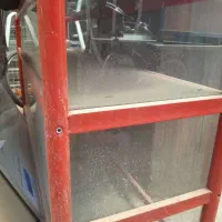 ویترین شیشه ای