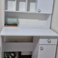 میز تحریر همراه کتابخانه
