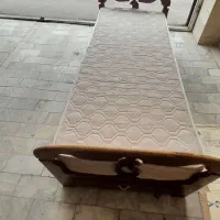 تخت خواب چوبی به همراه تشک طبی