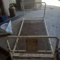 حفاظ در پنجره تخت