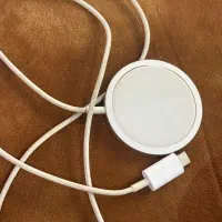 شارژر مگ سیف اورجینال با تاییدی خود گوشی