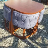 یک عدد میز نهار خوری